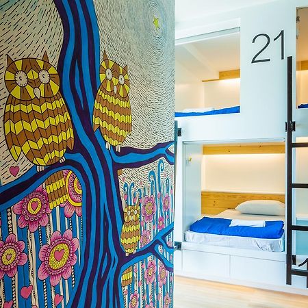 Travel Light Hostel Pattaya Exterior photo