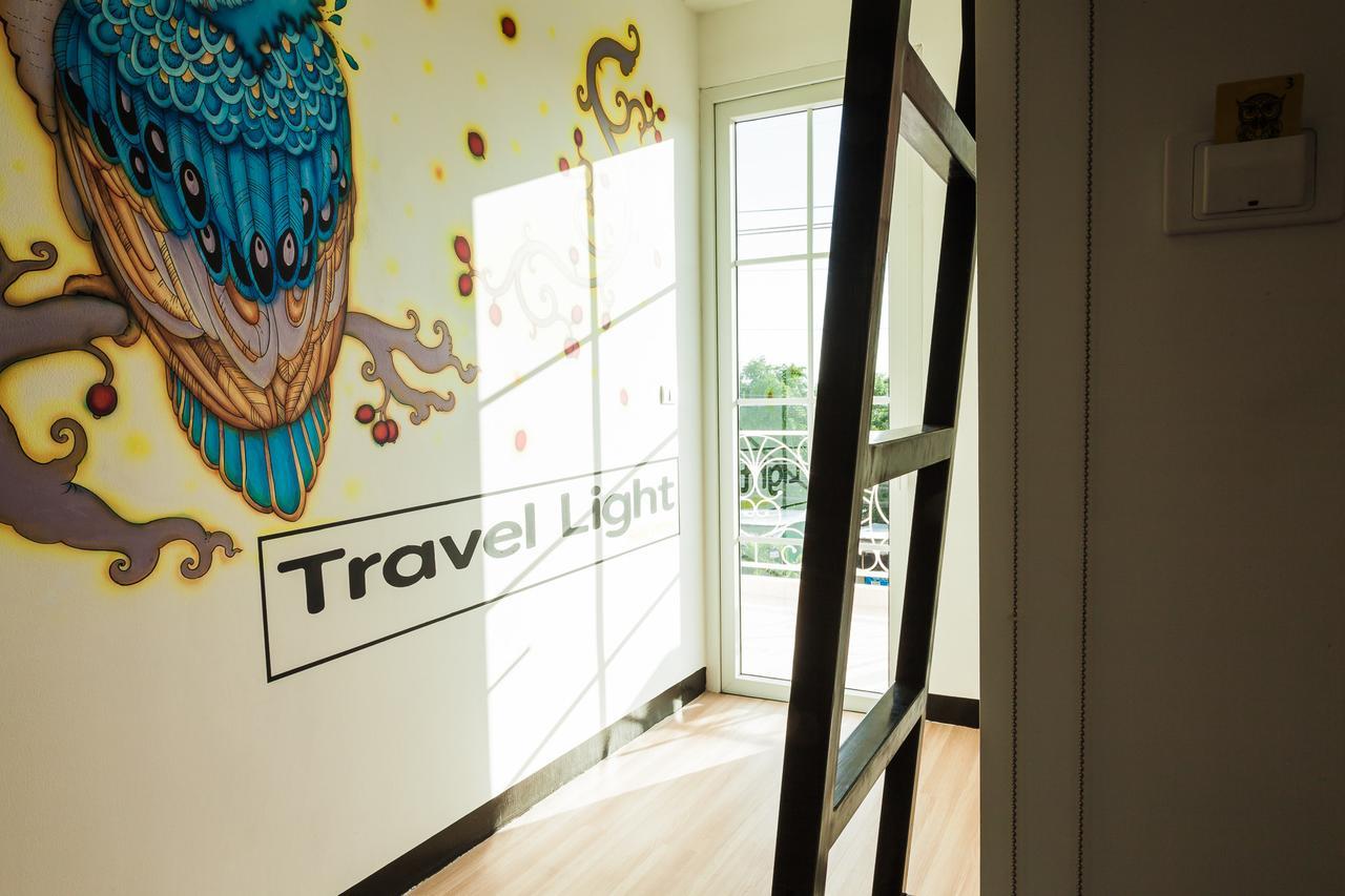 Travel Light Hostel Pattaya Exterior photo