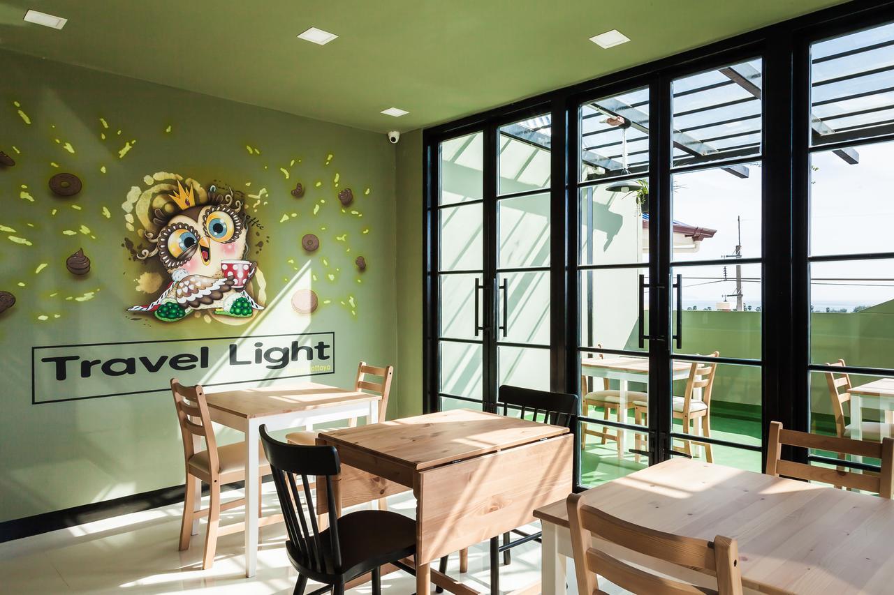 Travel Light Hostel Pattaya Exterior photo